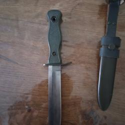 Couteau de combat KM68 Bundeswehr vert olive (Lame acier Rostfrei)