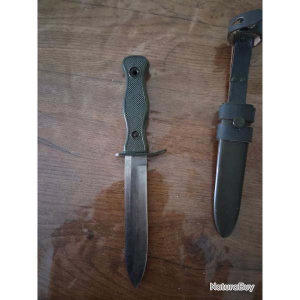 Couteau de combat KM68 Bundeswehr vert olive (Lame acier Rostfrei)