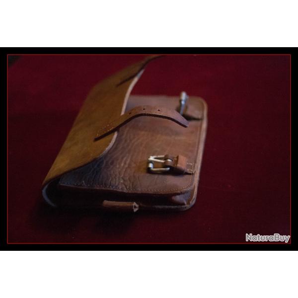 Trousse de Mar�chalerie pour b�t militaire Fran�ais . ( collection ) .