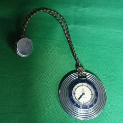 Montre gousset d'infirmi&egrave;re Art D&eacute;co (1920-1930)