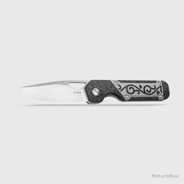 Couteau Kizer Mini Militaw Lame Acier S45VN Manche Carbone Titane Framelock KI3634SA4