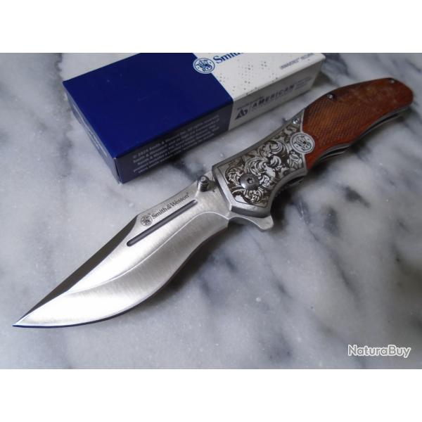 Couteau Smith&Wesson Unwavered Semi Auto Lame Acier 8Cr13MoV Manche Bois Mitres D�cor�es SW1193150
