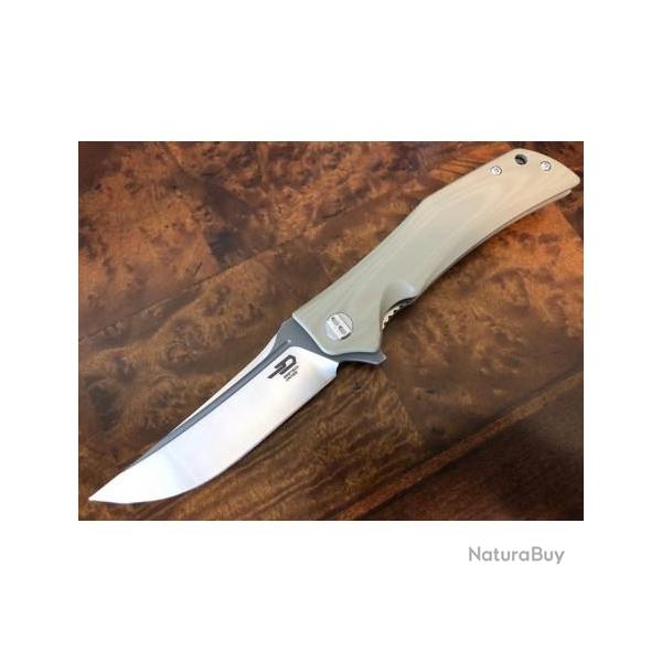 Couteau Bestech Knives Scimitar Lame Acier D2 Manche Desert Tan Linerlock BTKG05C2