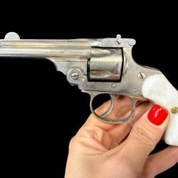 REVOLVER TYPE SMITH & WESSON cal. 32sw num&eacute;ro 103044