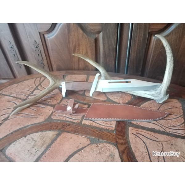 Couteau poignard chasse survie avec �tui