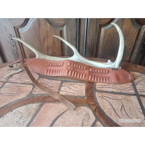 Cartouchi�re cuir balles