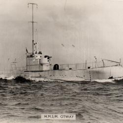 Carte postale vintage H.M.S./M. Otway sous-marin -N&deg;8929