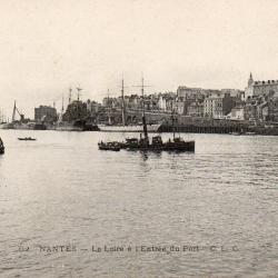 Carte postale ancienne - Nantes, La Loire &agrave; l'Entr&eacute;e du Port -N&deg;8930