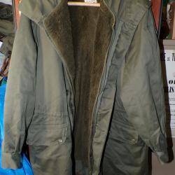 PARKA MILITAIRE DE L'ARMEE FRANCAISE , AVEC CAPUCHE ET DOUBLURE  DE 1981 , TAILLE 92&nbsp; C SOIT TAILLE