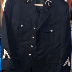 VESTE  DE LA GENDARMERIE NATIONALE DE L'ARMEE FRANCAISE&nbsp;, OBSOLETE POUR COLLECTION , TAILLE VESTE 38