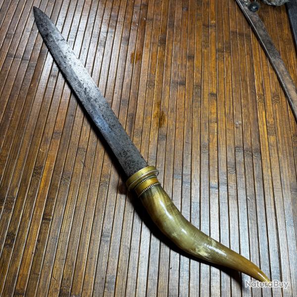 SUPERBE GLAIVE / APPARATS / V�NERIE ARTISANAL (XIXe SI�CLE)