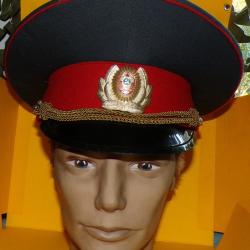 CASQUETTE OFFICIER SOVIETIQUE MVD , FABRICANTION RUSSE A MOSCOU , TAILLE 56  , BON ETAT VOIR PHOTO .