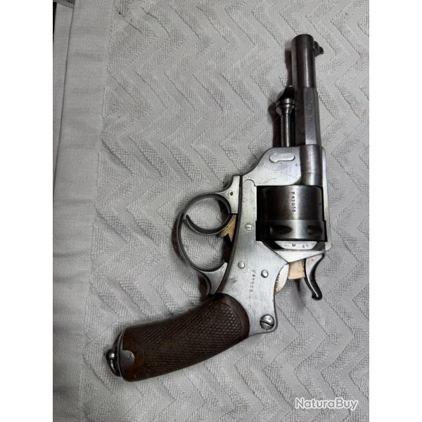 Revolver r�glementaire fran�ais Mod�le 1873 - Saint-�tienne - Cal. 11 mm - N� F47055 - 1887