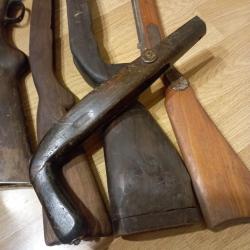 Lot de crosses pour restauration , une ancienne carabine d'enfant &agrave; restaurer et une Mauser modifi&eacute;e