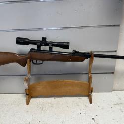 Carabine &agrave; plombs Gamo DELTA cal.4,5mm bois 7,5j + lunette hawke 4x32