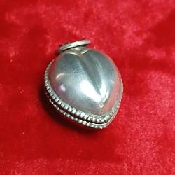 pendentif originale et r&eacute;aliste d'un grain de caf&eacute;  XIX&egrave;me si&egrave;cle