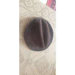Chapeau d hiver en velours c&ocirc;tel&eacute;