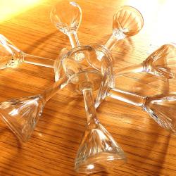 SUPER SERIE DE 7 VERRES ANCIENS DE BISTROT POUR DIGESTIF 1930//1950 DANS LEUR JUS SORTIT DE LA CAVE