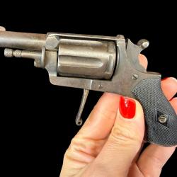 REVOLVER HAMMERLESS cal. 6mm VELODOG