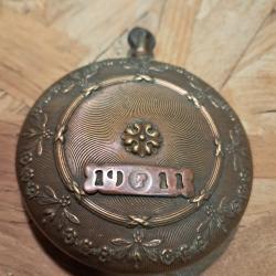 A vendre v&eacute;ritable briquet gousset