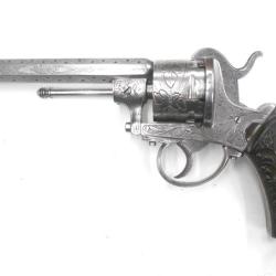 Tr&egrave;s beau revolver  grav&eacute;, cal 12mm &agrave; Broche, fini par Lepage Moutier arquebusiers &agrave; Paris cat. D