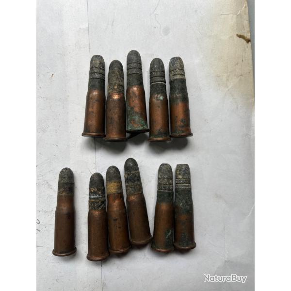 Lot  de 11 munitions 10,4 x 38 R (41 Suisse) amor�age annulaire.