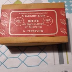 boite de bourres grasses et accessoires a L epervier