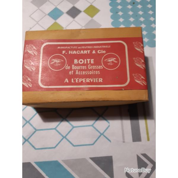 boite de bourres grasses et accessoires a L epervier