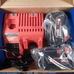 Chargeur Milwaukee 18V avec 2 batteries 5 Ah