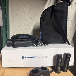 Monoculaire thermique Pulsar Axion XM30S - Tr&egrave;s bon &eacute;tat - Pack Complet (2x batteries)