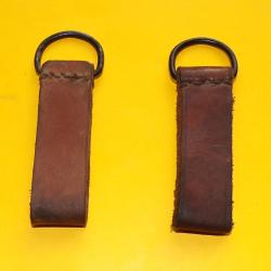 SUPPORT EN CUIR  EN LOT DE 2 POUR CEINTURON EN CUIR DE L'ARMEE FRANCAISE PERMETTANT D'ATTACHER UN BR