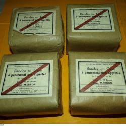 SERVICE DE SANTE : LOT DE 4 PAQUETS DE 1961 DE 10 BANDES DE GAZE DE COULEUR MARRON  DE L'ARMEE FRAN
