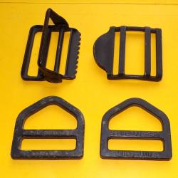 LOT DE BOUCLES POUR MONTER SUR UNE SANGLE  ,   FABRICATION FRANCAISE , ETAT  VOIR PHOTOS . POUR TOUT
