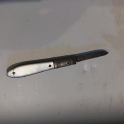 petit couteau dame une lame