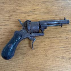 petit revolver a broche
