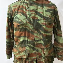 Lot Militaria France Alg&eacute;rie / Indochine - Veste L&eacute;opard Lizard SAPIVOG + Musette TTA 1950 + Burette