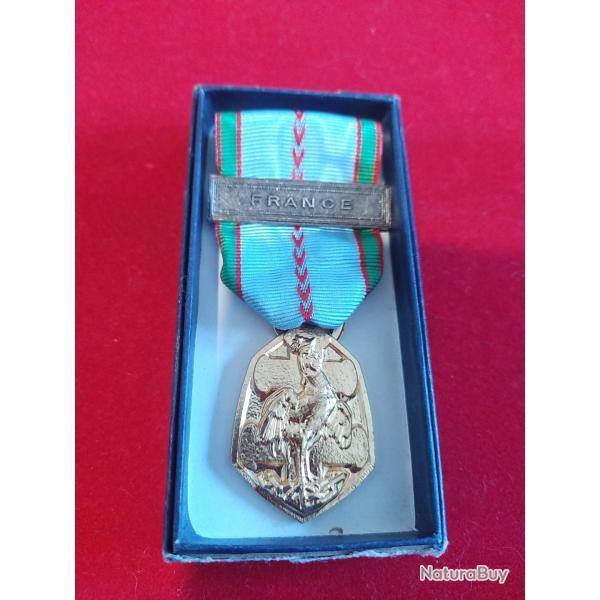 M�daille Comm�morative Guerre 1939-1945 WW2 - Agrafe FRANCE - Avec bo�te