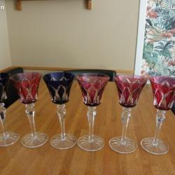 6 VERRES SUR PIEDS DE COULEUR - CRISTAL SAINT LOUIS - MOD&Egrave;LE CAMARGUE