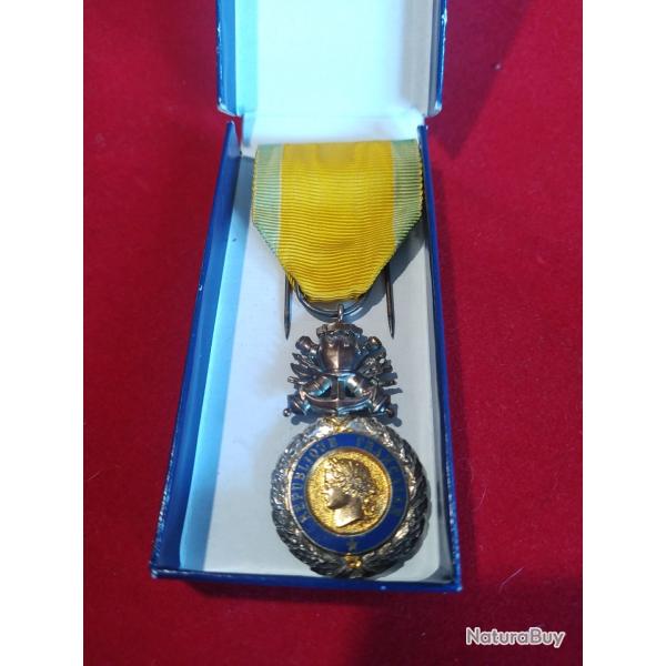 Rare M�daille Militaire 4�me R�publique - Argent Massif / A. Chobillon / Charni�re � Pivot