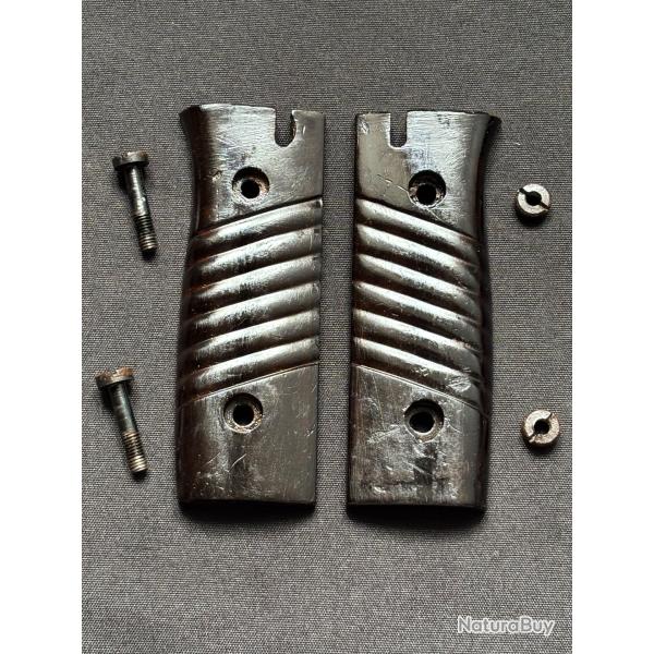 Paire de plaquettes bak�lite avec vis pour ba�onnette allemande 98k - WW2