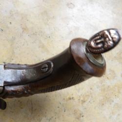 pistolet coup de poing voyage &agrave; balle forc&eacute;e Belge grav&eacute; avec boite capsule  d&eacute;esse argent&eacute;e bottes