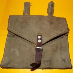 ETUI EN TISSU AVEC FERMETURE EN CUIR , 2 ATTACHES EN METAL POUR SUSPENDRE DANS UN VEHICULE , A IDENT