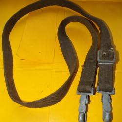SANGLE EN TISSU POUR MUSETTE MILITAIRE DE L' ARMEE ALLEMANDE BUNDESWHER  ,DIMENSION LONGUEUR 120 CM