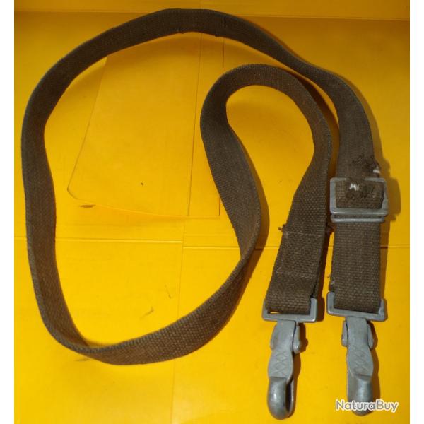 SANGLE EN TISSU POUR MUSETTE MILITAIRE DE L' ARMEE ALLEMANDE BUNDESWHER  ,DIMENSION LONGUEUR 120 CM
