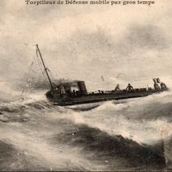 Carte postale ancienne - Torpilleur de D&eacute;fense mobile par gros temps - N&deg;8960