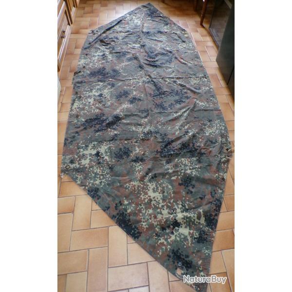 1/2 TOILE DE TENTE DE L'ARMEE ALLEMANDE EPOQUE APRES GUERRE , 2 SOLDATS AVAIENT CHACUN UN 1/2 DE TEN