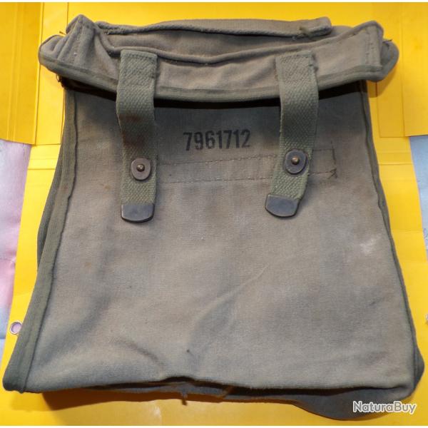 ARMEE AMERICAINE : ETUI EN TISSU PORTES DOCUMENTS OU PORTE CARTES , 2 ATTACHES EN METAL POUR SUSPEND