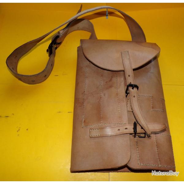 ETUI POCHETTE EN CUIR POUR L.F DE L'ARMEE FRANCAISE , AVEC POCHETTES INDIVIDUELLES , PERIODE GUERRE