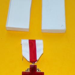MEDAILLE DES SERVICES DE SANTE FRANCAIS  , ECHELON OR , FABRICATION FRANCAISE   ,BON ETAT VOIR PHOTO