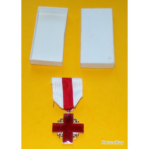 MEDAILLE DES SERVICES DE SANTE FRANCAIS  , ECHELON OR , FABRICATION FRANCAISE   ,BON ETAT VOIR PHOTO